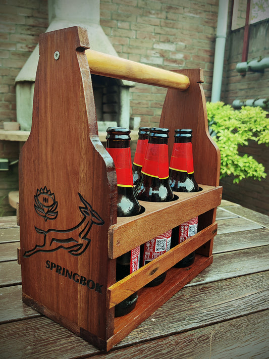 Woode Beer Caddy with Springbok and die Stem