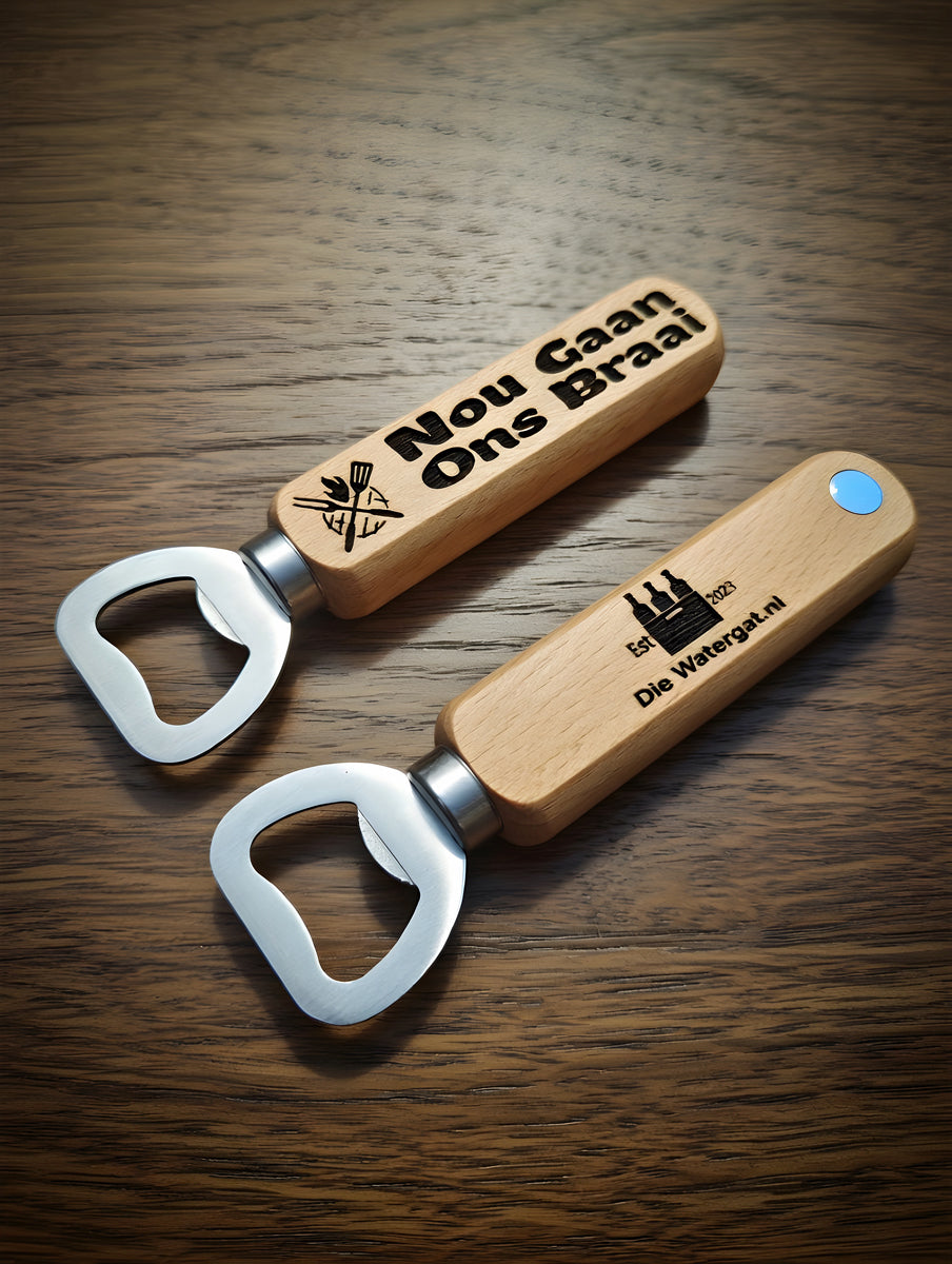 Classic bottle opener - with magnet in handle description in Afrikaans "nou gaan ons braai"
