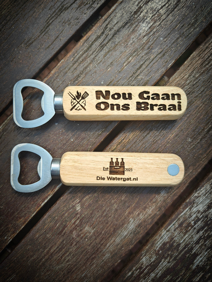 Classic bottle opener - with magnet in handle description in Afrikaans "nou gaan ons braai"